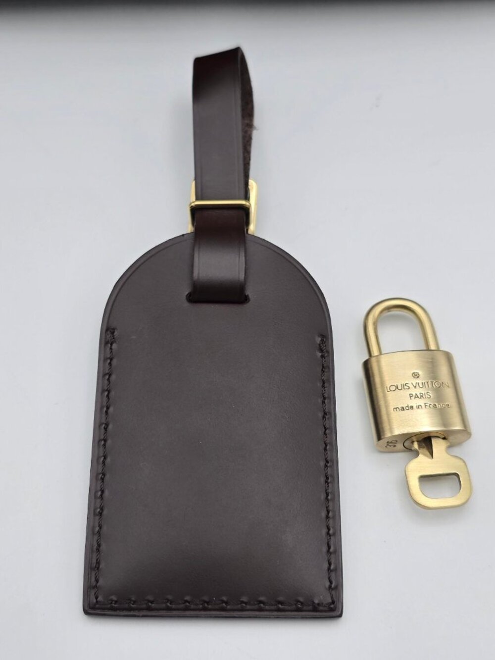 Authentic Louis Vuitton Brown Luggage Tag & Gold Padlock with Key-Made in France - Picture 8 of 14